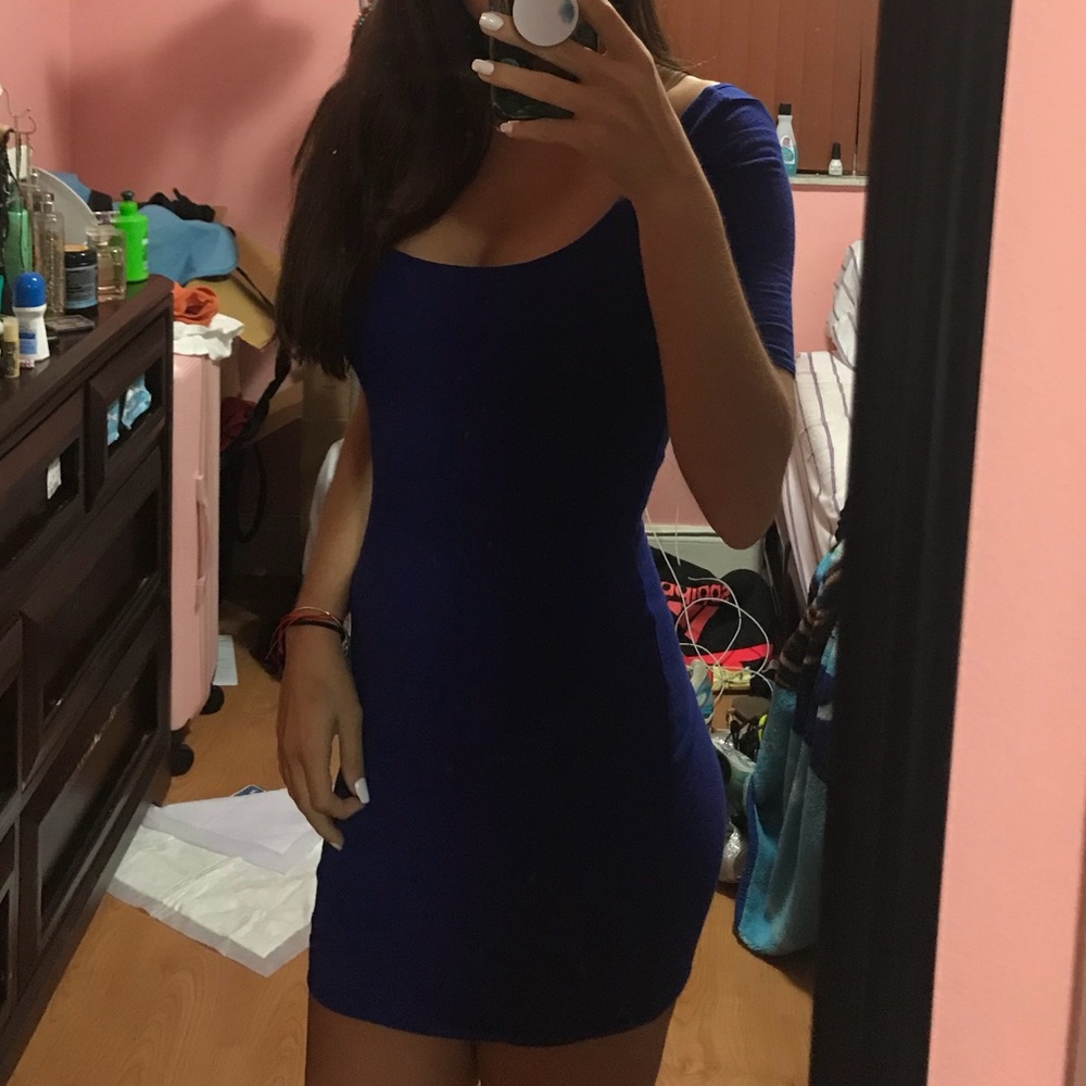 Bodycon Blue Dress With Twisted Back
